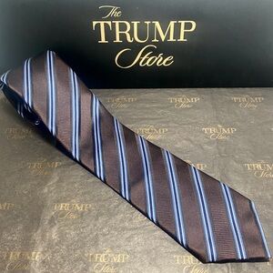 Donald Trump Signature Collection Tie-  New w Tags